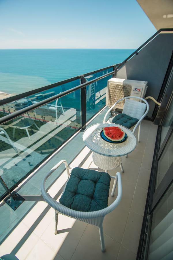Orange Sky Apartments Beach Tower Batum Dış mekan fotoğraf